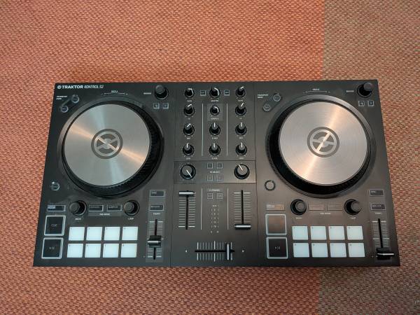 週末限定値下 美品 TRAKTOR KONTROL S2 MK3 Native Instruments(ネイティブインストゥルメンツ) TRAKTOR