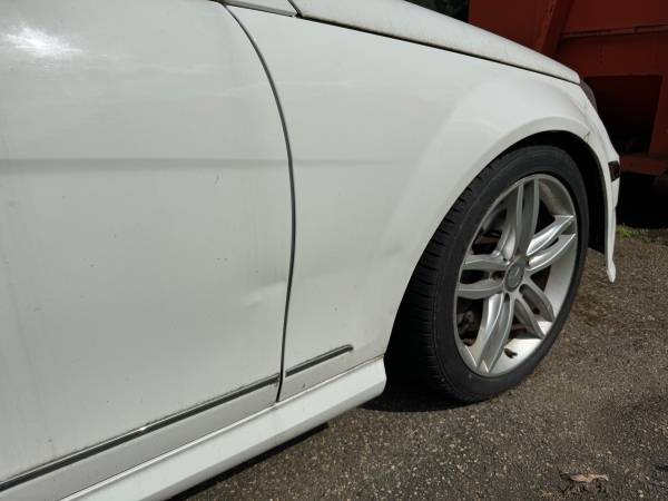 2013 Mercedes C300 Sport - $5.500 (Litchfield)63470784588291124