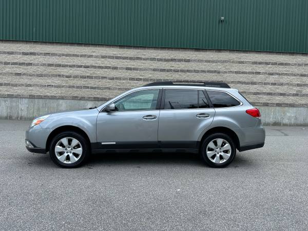 2011 Subaru Outback 2.5i Premium - $5,300 (Weymouth)63623667306371124