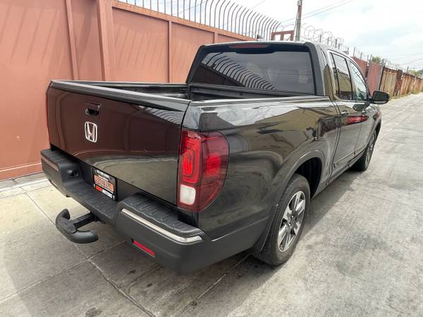 2017 Honda Ridgeline RTL - $15,900 (5104 East Olympic Blvd.)63624631574275123