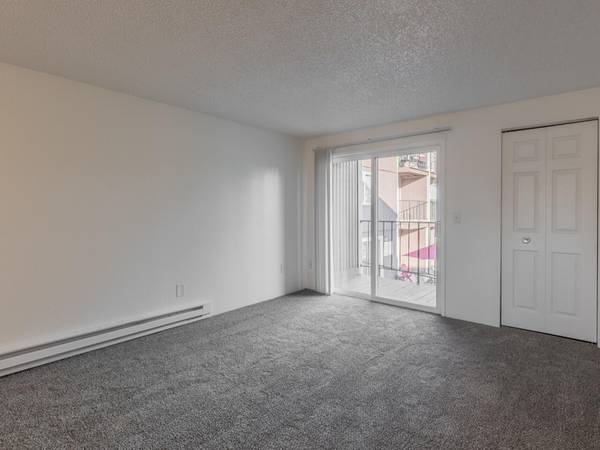 $1,150 GET 1 MONTH OFF NOW! + Garage Space, Full-time Maint. & Management (North Clackamas)63615726731265123