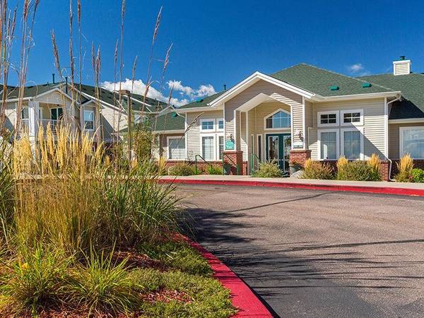 $1,149 / 2br - 942ft2 - Ubicación conveniente, ventilador de techo, cable e internet listos (Colorado Springs)63658162050435123