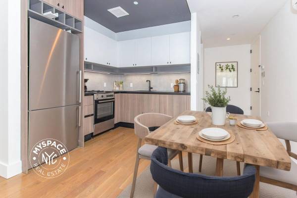 $2,856 / 1br - Rent stabilized one bedroom!! (Kensington)63689734639361124