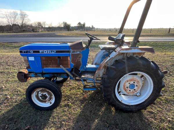 Ford 1720 diesel tractor 1
