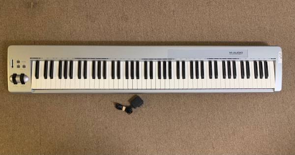 M-Audio Keystation 88es MIDI 88 Key Controller Keyboard 31408 1