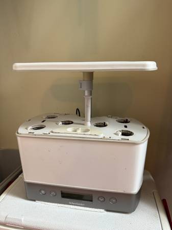 FREE Countertop herb grower 1