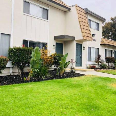 $2,900 / 2br - 1050ft2 - Renovated 2 BR Retreat! Unbeatable Location, Pool & BBQ Ready63668287275521124