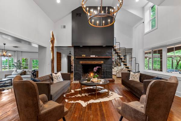 $2,700,000 / 7br - 10000ft2 - Granja equina multifamiliar Tryon NC (Tryon)64029211464451121