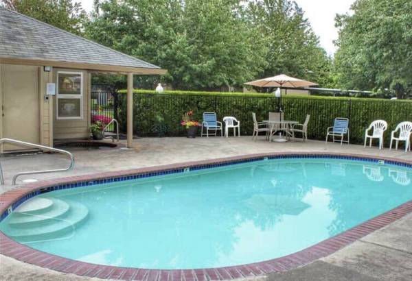 $1,650 / 2br - 864ft2 - Rent today     2x2 move in ready tour today (Clackamas OR)63831537306113120