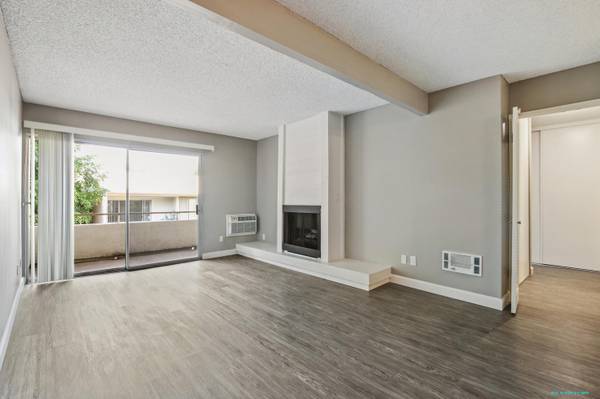 $2,095 / 1br - 675ft2 - Apartamento de 1 habitación en Covina con refrigerador, área de barbacoa y spa/bañera de hidromasaje relajante (Covina)63818701207427124