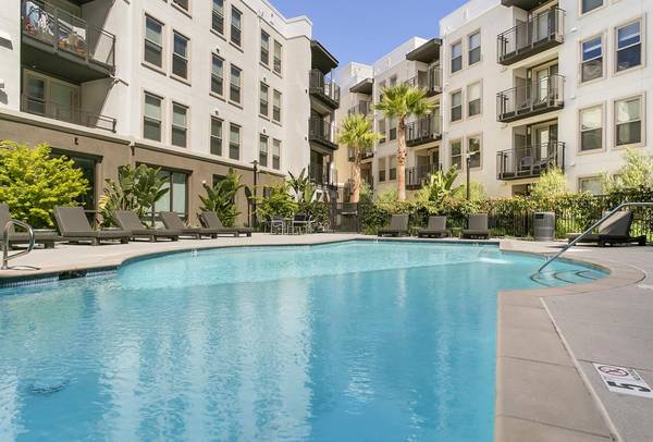 $3,080 / 1br - 650ft2 - Walk-In Closets, Secured Access Community (redwood city)63657863552899124