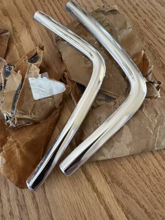 NOS 1967 y 1968 Ford Mustang, moldura cromada de ajuste trasero izquierda y derecha - $200 (SE Portland)63471429917955123