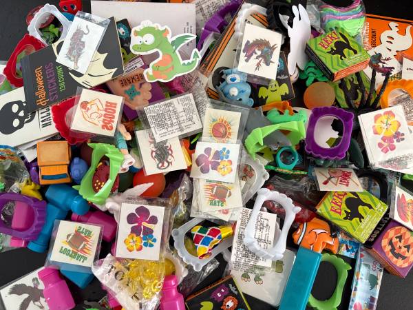 Treasure chest prizes for Halloween 1