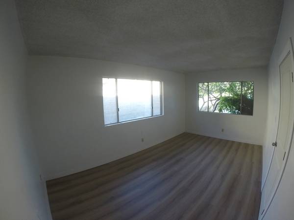 $1100.00 / 5br - 250ft2 - Habitación en alquiler en barrio tranquilo y seguro (Bellflower)63857624556163122