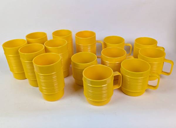 Vintage Yellow Rubbermaid Stackable Mugs & Tumblers (Set of 14) 1