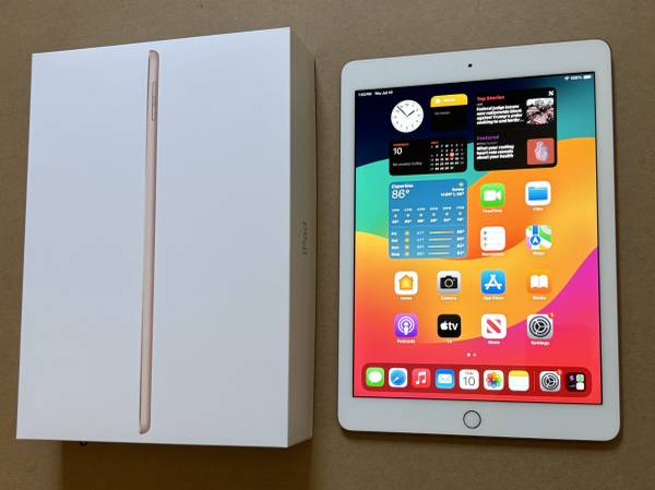 Apple iPad A1893, gold color, new battery, Retina display 1