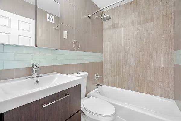 $6,200 / 4br - Least Expensive Jr 4 bedroom 1.5 bath option in midtown west!!! (New York)63809093594371124