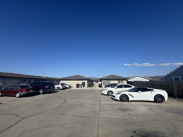 $2,300 / 2br - 800ft2 - 1123-B Del Monte Ave (Salinas)64054765283459122