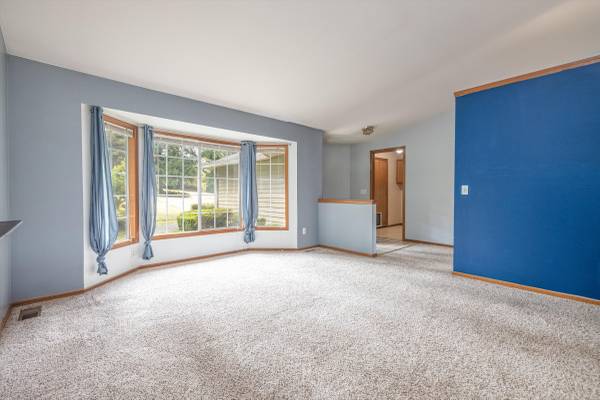 $699,000 / 1630ft2 - Spacious Geneva Rambler Minutes to Lake Whatco (Bellingham)63509554854531123