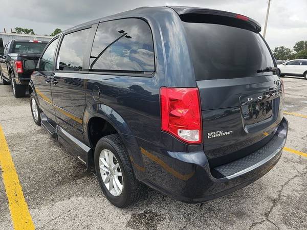 2014 *Dodge* *Grand* *Caravan* *SXT* handicap wheeLCHAIR SIDE ENTRY - $29,900 (Dodge Grand Caravan)63624914492417124