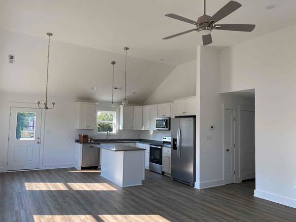 $2600.00 / 2br - 1250ft2 - All utilities included, centrally located in KDH, 2 bed 2 bath63862069780739120