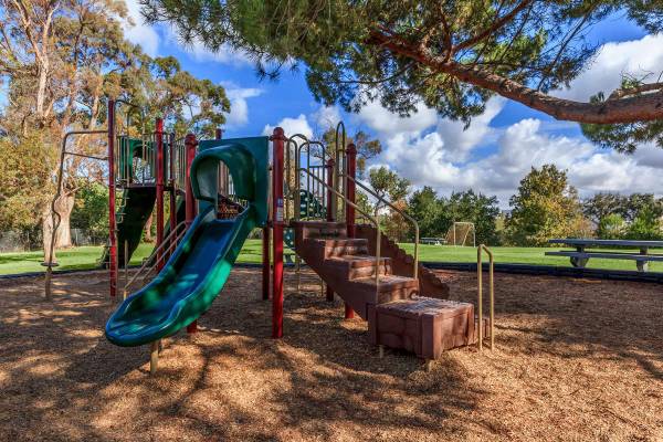 $2,220 / 1br - 588ft2 - Stay Cool! ! AC in Unit! One bedroom, One Bath! Park Area! $2220 (san jose west)63664185909635123