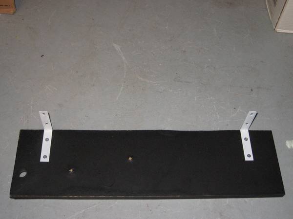 2 Wood Shelves w/Brackets 1