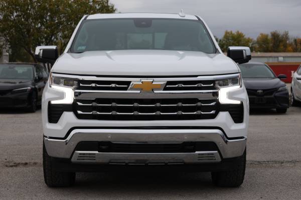 2024 Chevrolet Silverado 1500 LTZ photo 2