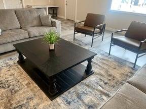 LIVE, LAUGH, LEASE AT THE RETREAT ON 6th  APPLY TODAY 1