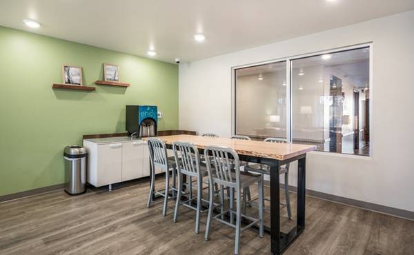 $1,499 / 1br - Call Today for Exclusive Monthly Specials - No Lease, No Deposit! (5742 Northridge Dr, Gurnee, IL)63918415024642124