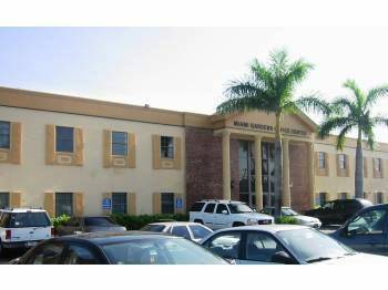 $995 / 800ft2 - ****North Miami Beach  $995 Office space / hair salon For Lease *** (North Miami Beach)63983674392194120