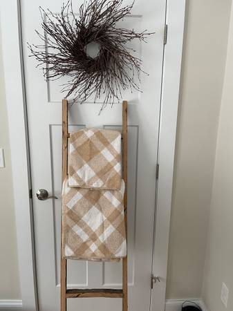 Ladder towel rack 1