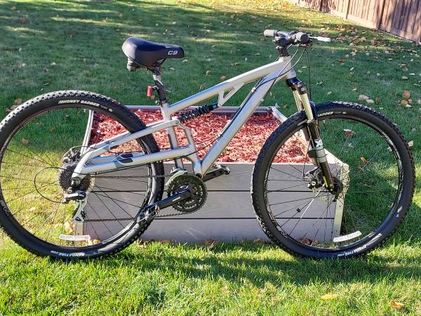 Diamondback Recoil 29er Mountain Bike 1