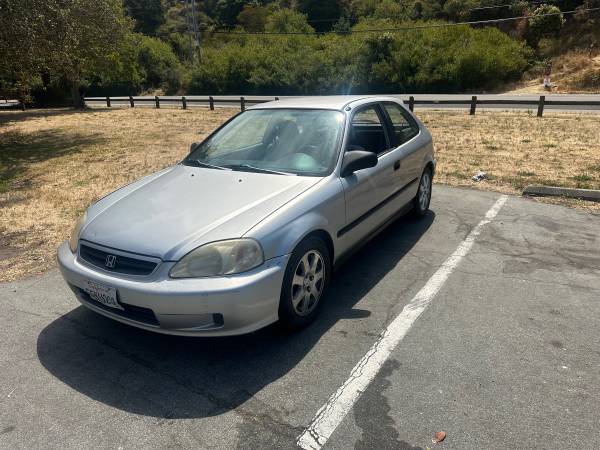 Honda civic hatchback 1999 - $5,500 (Richmond)63617492119937120