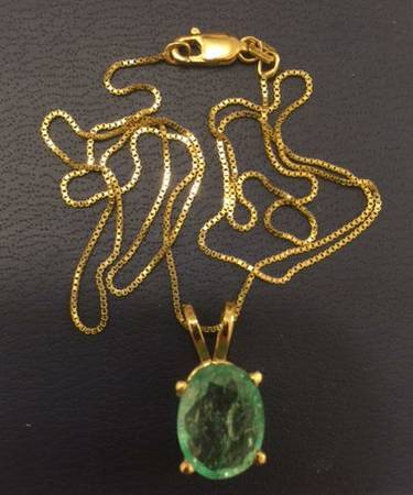 EMERALD Solitaire 6.50ct PENDANT, On 14K Yellow GOLD Chain. 1