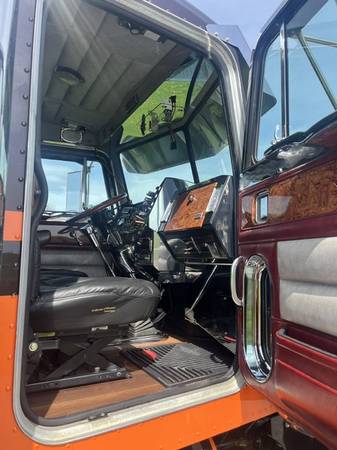 96 peterbuilt 379 ex hood 1