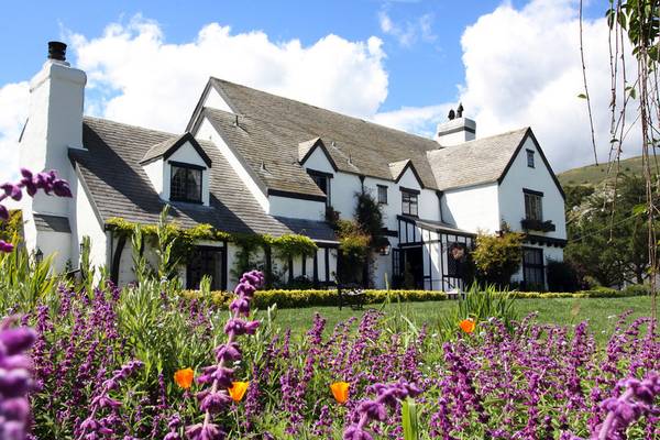 🌲 Now Hiring: Bartender or Server – Work at Beautiful Muir Beach 🍷 1