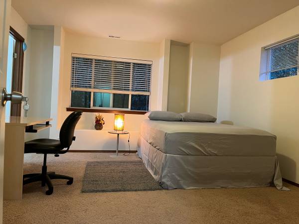 $1,290 Suite principal amueblada que incluye todos los servicios (Seattle)63808059459203123