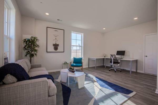 $3,499 / 3br - 2400ft2 - Corta distancia a la estación del metro Branch Avenue, acabados de alta gama (Camp Springs MD, Base Conjunta Andrews Air Force Base)63882462238211124
