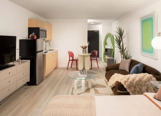 $1,240 / 400ft2 - Estilo de Resort Interior, Gimnasio de Potencia, Vistas a la Ciudad (301 W Lombard St , Baltimore, MD)63695020084739123