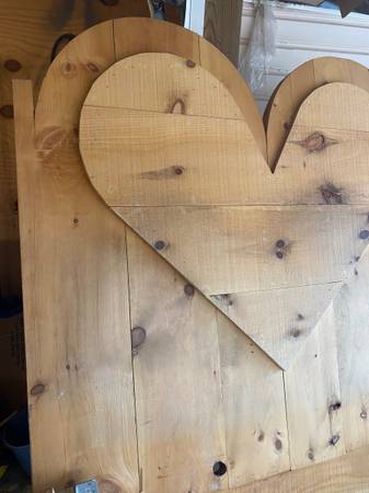 Home Made Queen Size Heart Shaped Head & Footboard With Rails - $100 (Dawsonville)63470456513283122