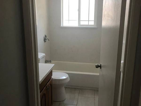 $1,700 / 2br - 800ft2 - 2-Bedroom Downstairs Unit in Prime Santa Clara Location (santa clara)63826177895043123