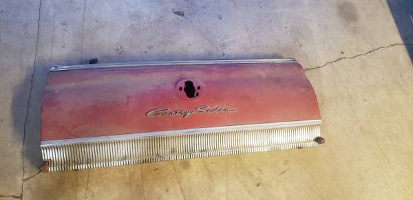 1962 Ford Country Sedan tailgate 1