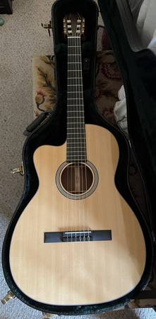 Left Handed Martin 000C Nylon String 1