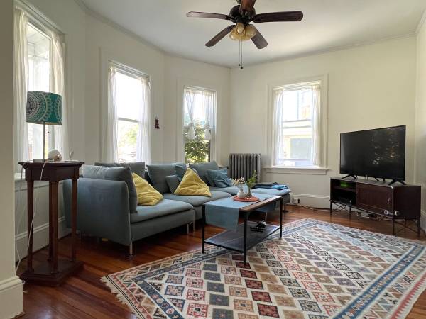$1,850 / 1br - Bright Spacious Entire House + Dedicated Parking—Amazing Neighborhood (Wayland Square, Providence)64204829066755120