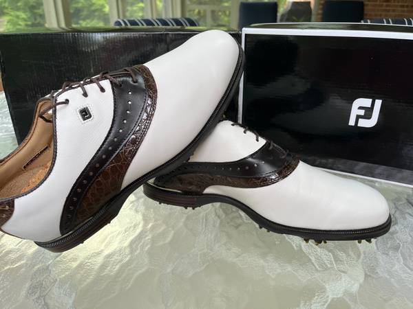 VINTAGE FootJoy White Leather Golf Shoes w/Brown &Black Saddle - Men's 1