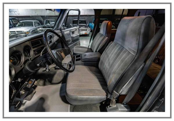1987 Chevrolet Suburban 4X4 / 350 / 700R4 / AC - $21,50063616779766529122