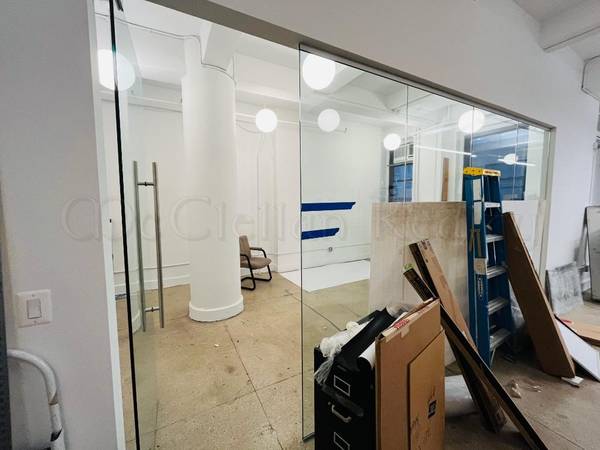 $5,750 / 1500ft2 - Unidad de Oficina, Techos Altos, Pisos de Concreto y 2 Habitaciones (Flatiron)63689807253121121