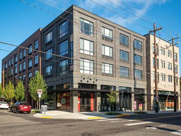 $2,080 / 1br - 763ft2 - Find Your New Home At The George Besaw! (2323 NW Savier ST)63831326772865124