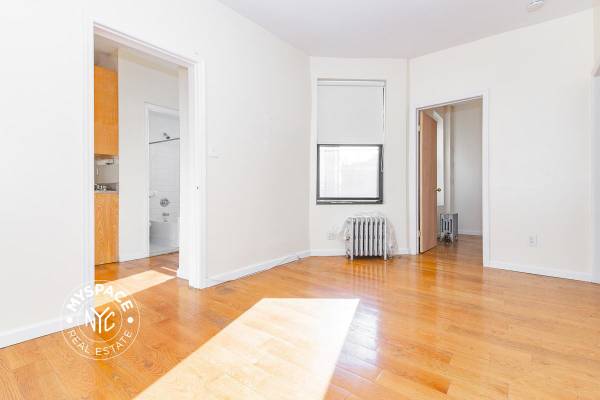$3,300 / 2br - Williamsburg - Beautiful 2 Bedroom - Heat included - No fee!! (Williamsburg)63854287460739120